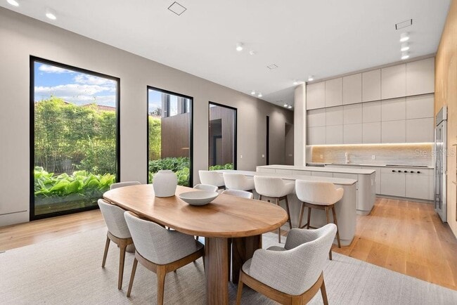 Building Photo - 1742 Temple Dr