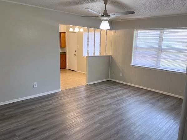 Building Photo - 806 Phillips Dr