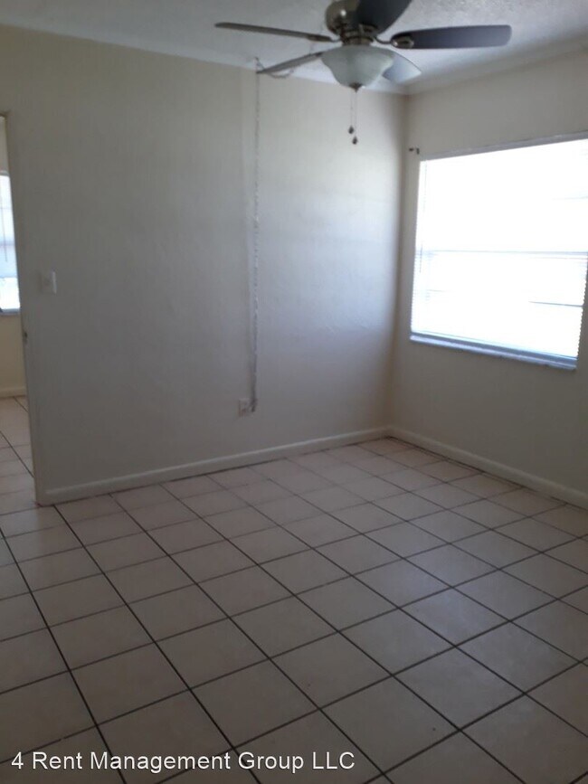 Building Photo - 2 br, 1 bath House - 607 S CR 419