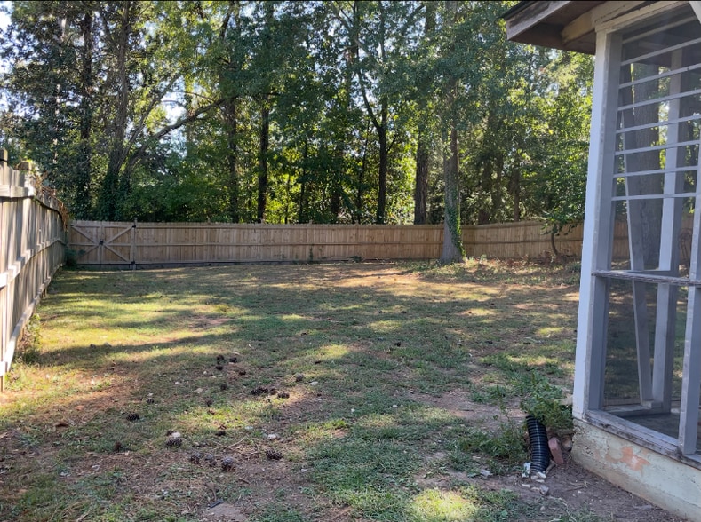 Building Photo - 1659 Dresden Dr NE