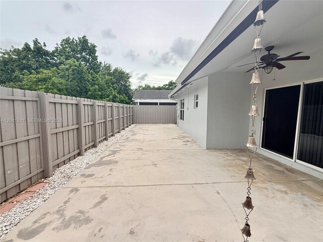 Building Photo - 4471 SW 138th Ct