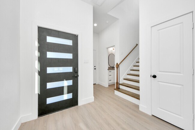 Building Photo - 9021 Spaulding St