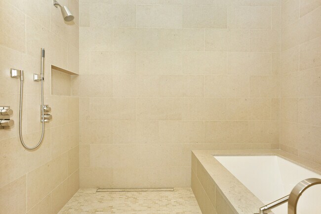Building Photo - Luxurious Resort Lifestyle - Park Lane Ala...