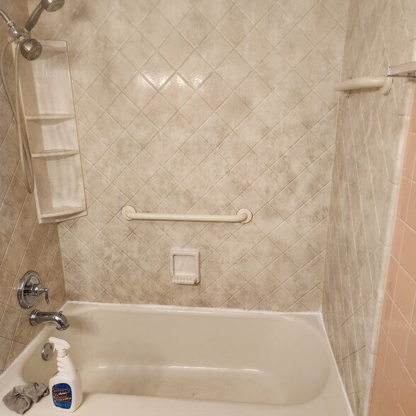 Building Photo - 6656 S Fairfield Ave