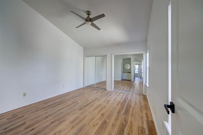 Building Photo - 512 Eberhart Ln
