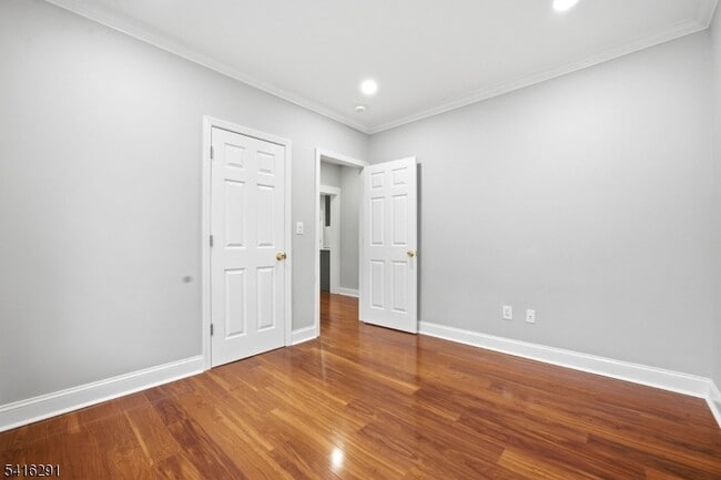 Building Photo - 16 Munn St