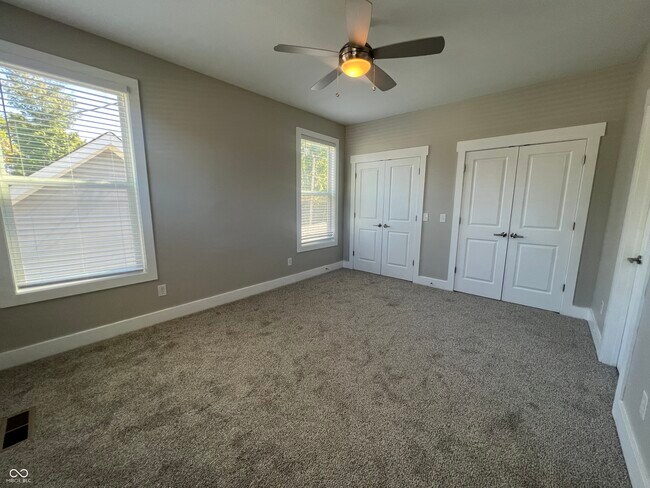 Building Photo - 4077 Rookwood Ave