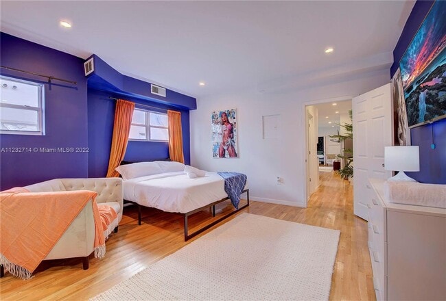 Building Photo - 524 NW 35th St