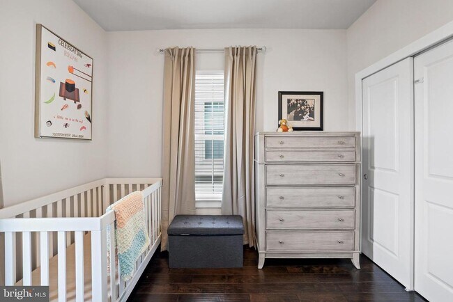 Building Photo - 1737 13th St S