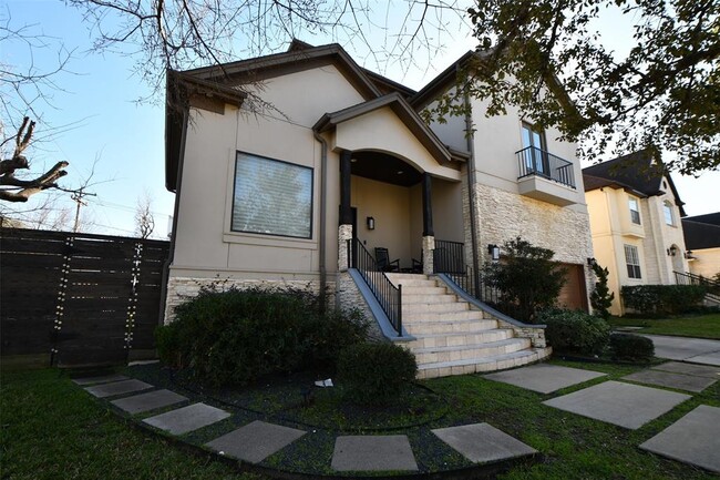 Building Photo - 3203 Blue Bonnet Blvd