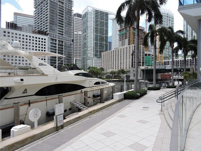 Building Photo - 200 Biscayne Blvd Way