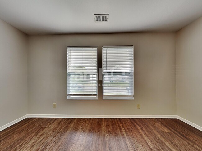 Building Photo - 1516 Bray Dr