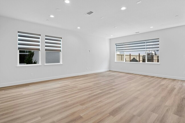 Building Photo - 2943 Neil Jerome Dr