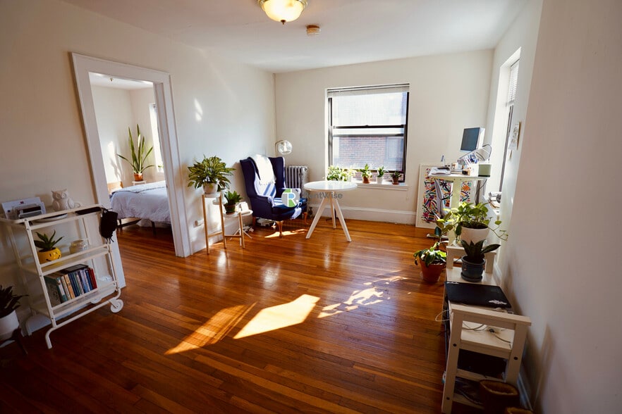 Building Photo - 433 Broadway