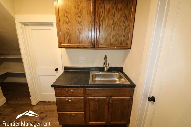 Building Photo - 505 Bluemont Ave