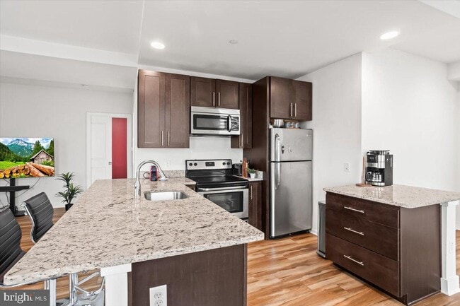 Building Photo - 231 State St