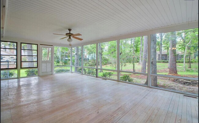 Building Photo - 403 Fairington Dr