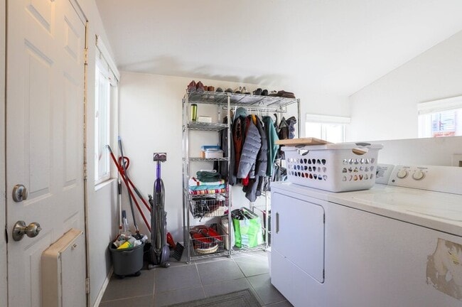 Building Photo - 2220 W 31st Ave