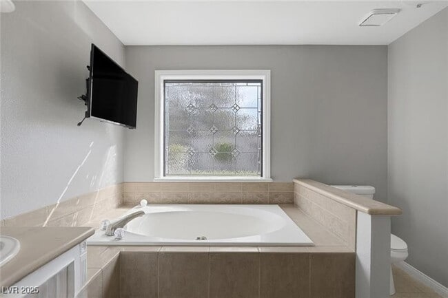 Building Photo - 9 Quail Run Rd