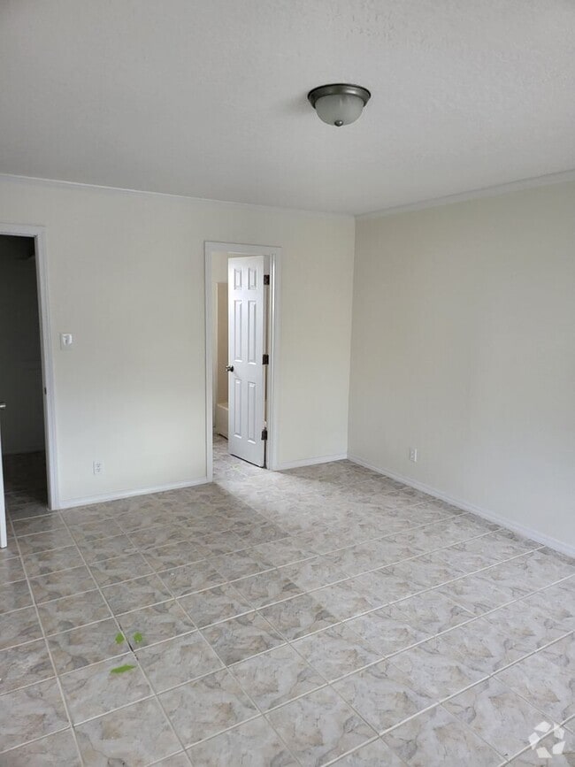 Building Photo - North valley 3 bedroom 2/BA 1245/sf 1/CG 2...