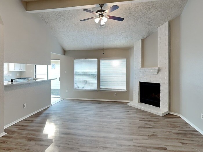 Building Photo - 9326 Golden Sunshine Dr