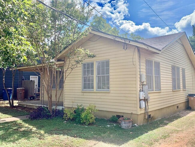 Building Photo - 1505 Ruth Ave