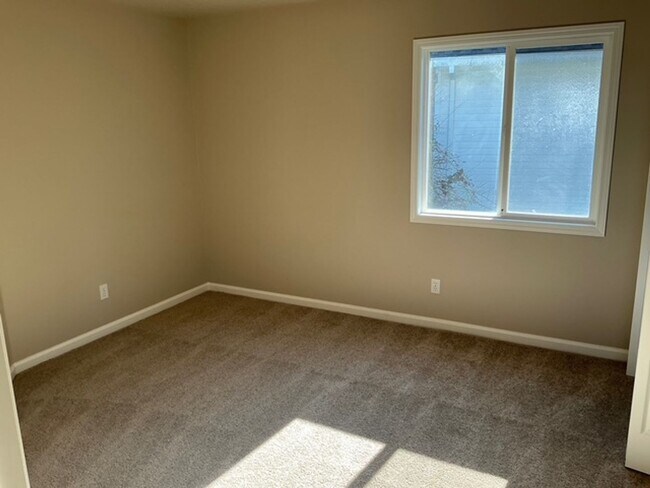 Building Photo - COOPER MOUNTAIN AMAZING VIEW