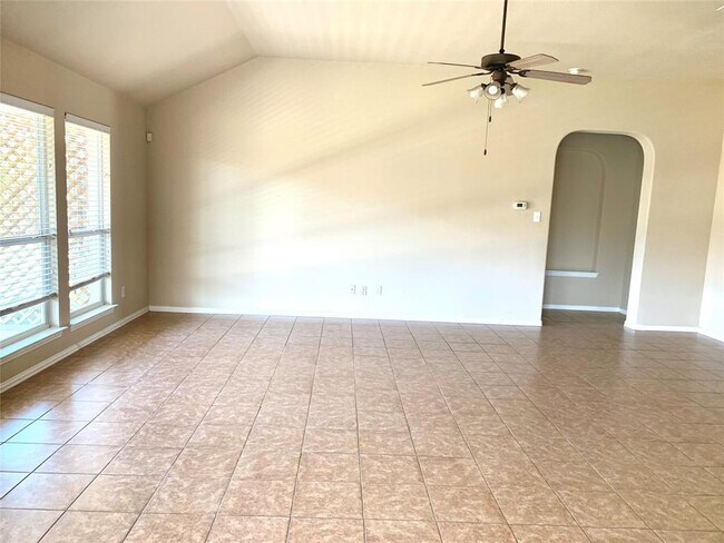 Building Photo - 1001 Emory Fields Cove