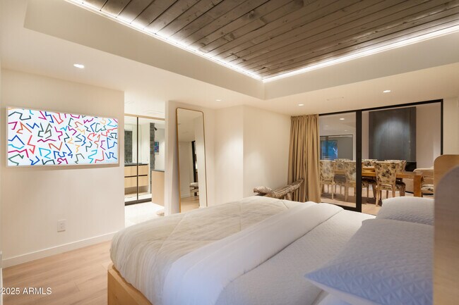 Building Photo - 5311 E Mitchell Dr