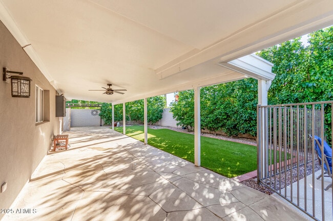 Building Photo - 3750 E Garden Dr