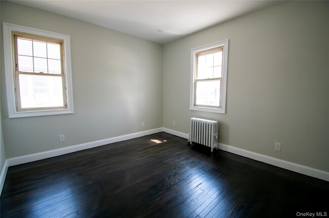 Building Photo - 840 Seaman Ave