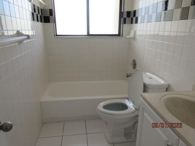 Building Photo - 11384 Royal Palm Blvd