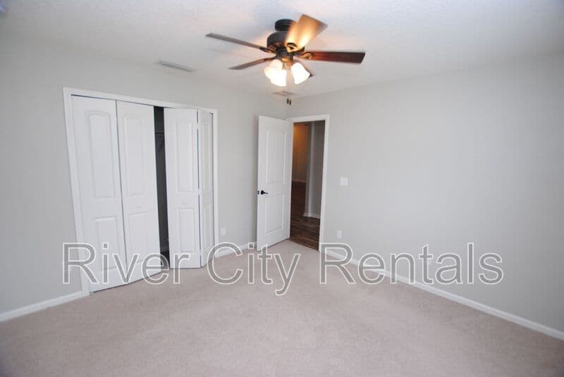 Building Photo - 599 Chestwood Chase Dr