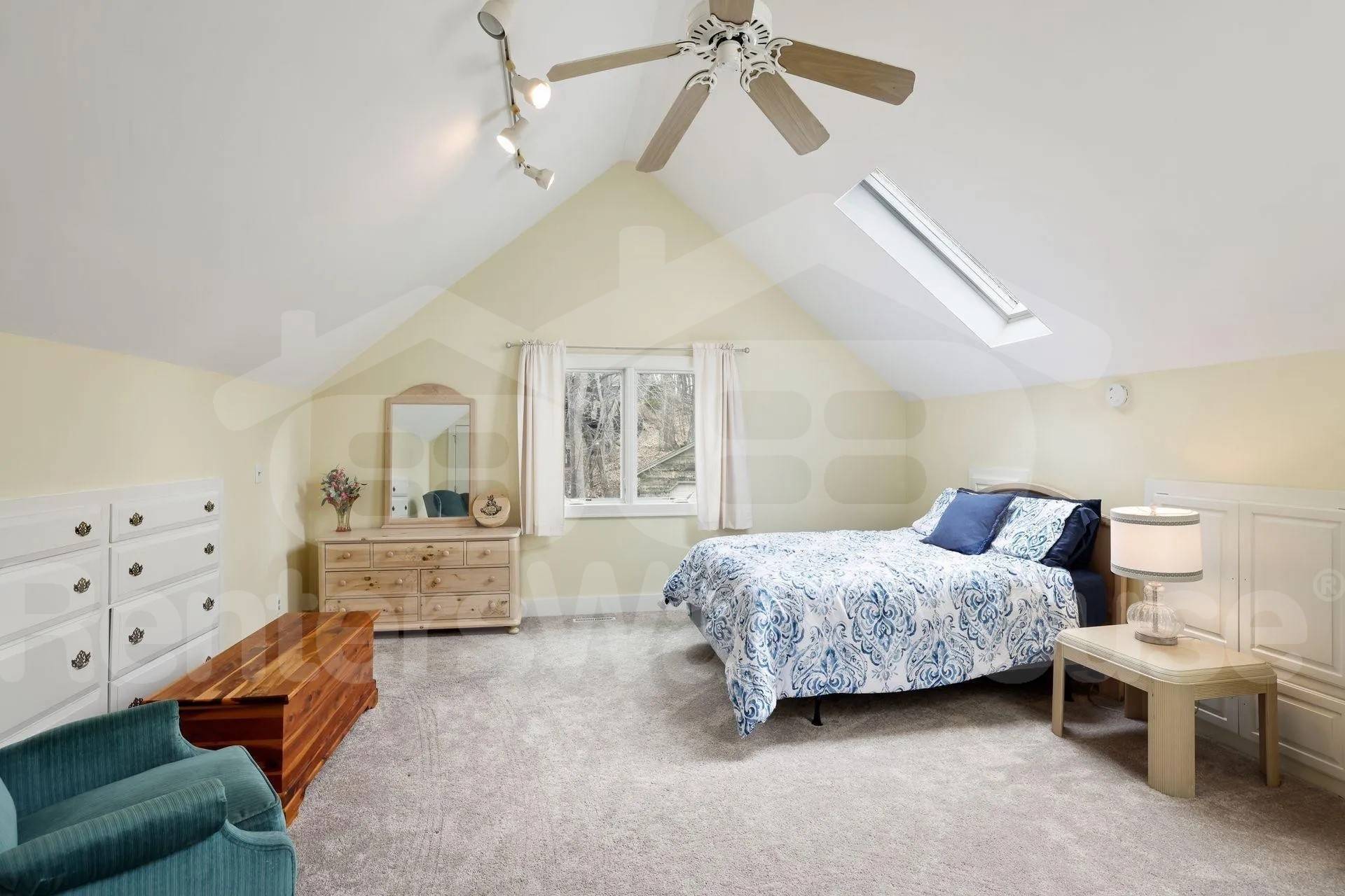 Building Photo - 605 Park Ln