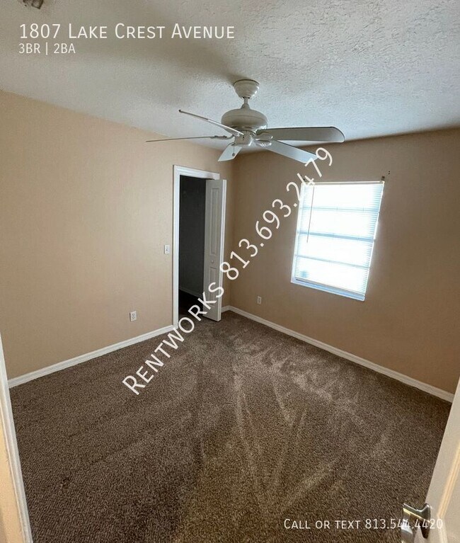 Building Photo - 1807 Lakecrest Ave