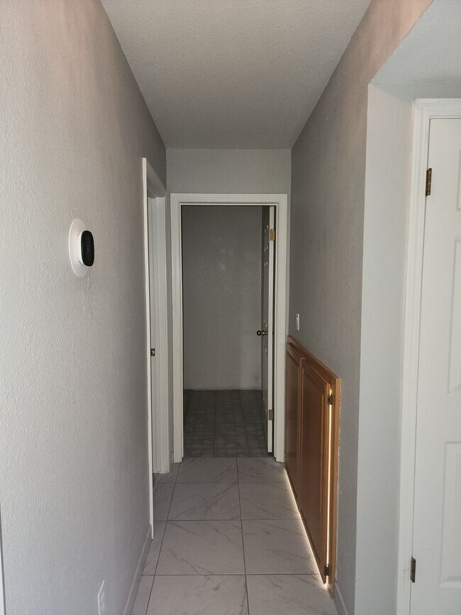 Building Photo - 1609 Cashmere Dr
