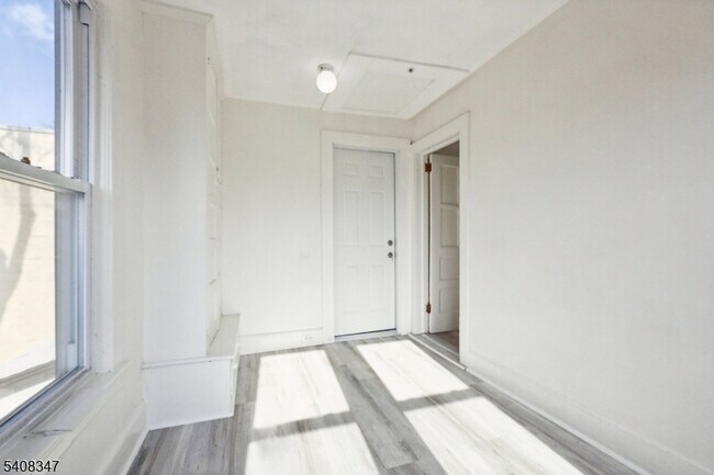 Building Photo - 66 N Washington Ave