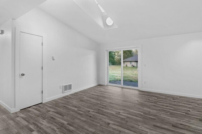 Building Photo - 9232 Mullen Rd SE