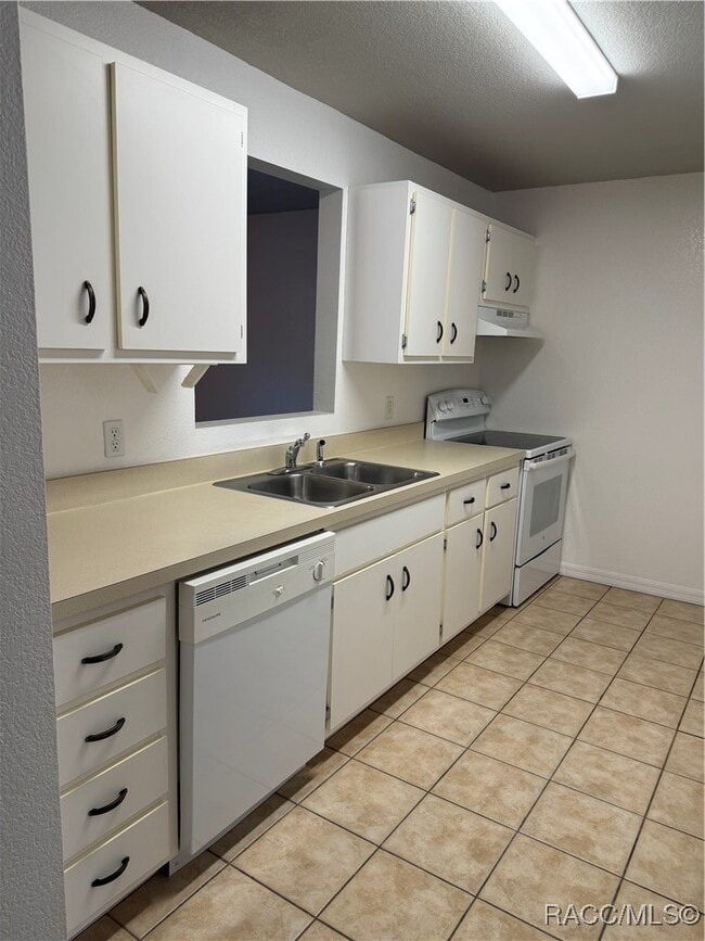 Building Photo - 1153 N Lion Cub Point