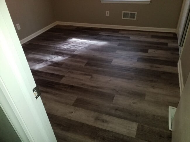 Building Photo - Coming Soon! South KC SF