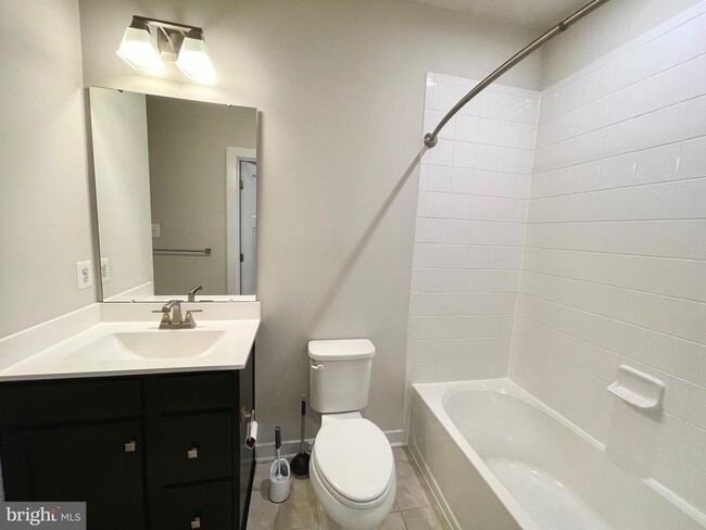 Building Photo - 5742 Meadowood St