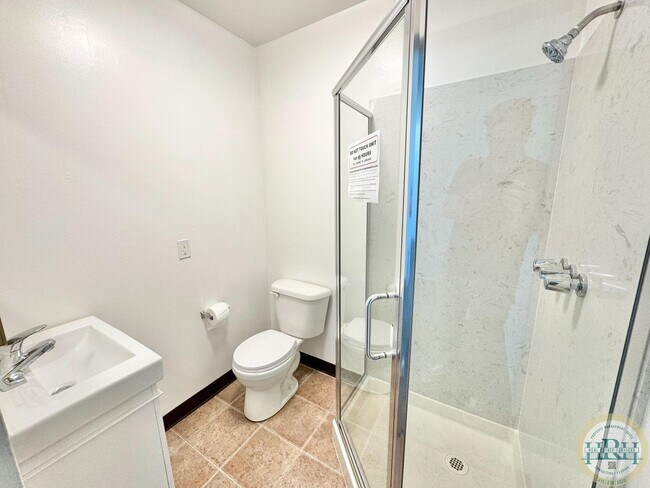 Building Photo - Top Floor Studio Unit in the Heart of the ...