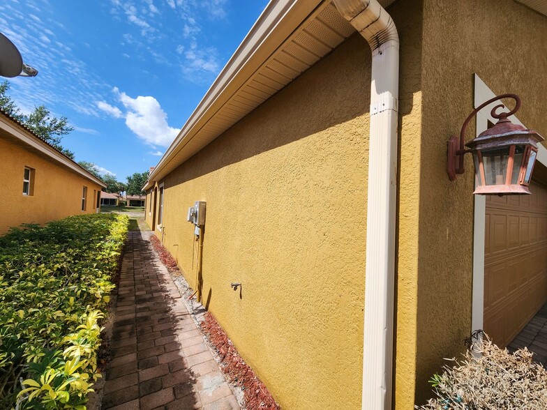 Building Photo - 2/2 Lehigh in Vistana Villas $500.00 Off First Month