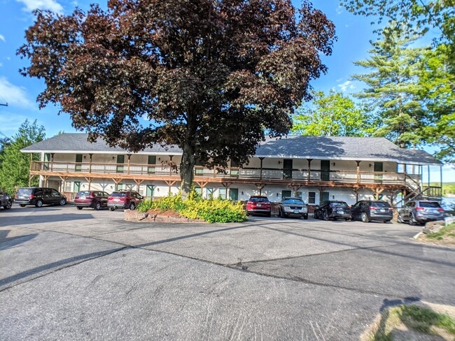 Building Photo - 885 Laconia Rd