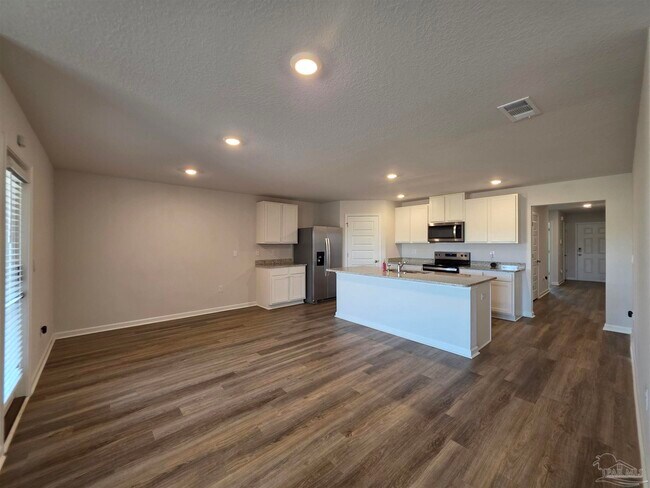 Building Photo - 5581 Silverbell Dr