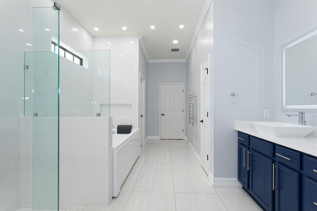 Building Photo - 3352 Siena Cir