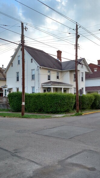 Building Photo - 332 Franklin St