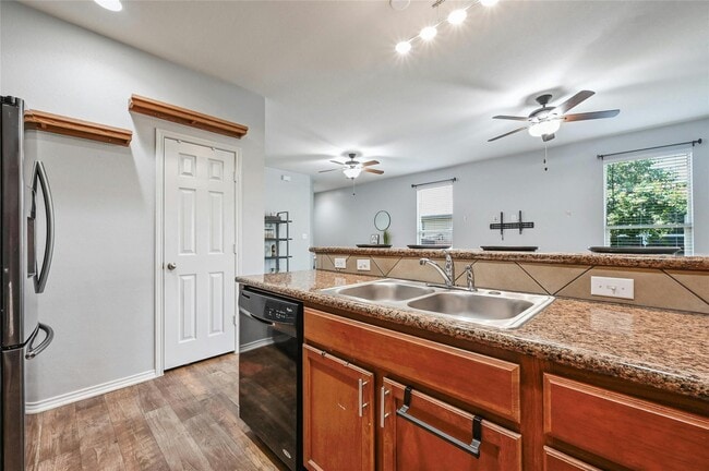 Building Photo - 451 New Bridge Dr