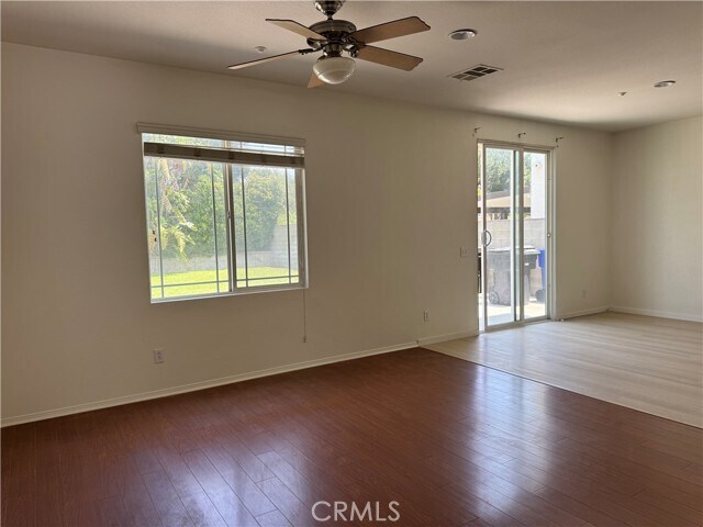 Building Photo - 6945 Regal Park Dr