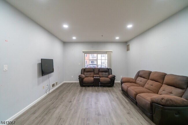 Building Photo - 514 Coppola Dr